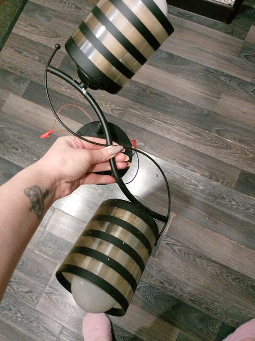 Продам люстру небольшую