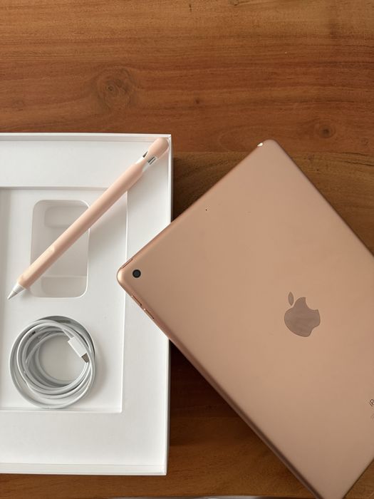 I pad ( 8th Generation ) Retina 10.2”, Wi-fi, 128 GB