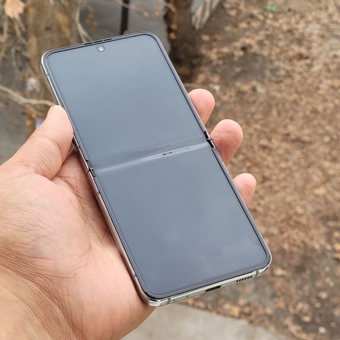 Samsung z flip 5  256gb idyal