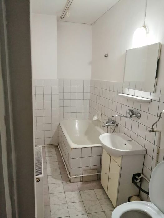 Garsonieră de închiriat pe Cutezanței ( lângă Negoiului )