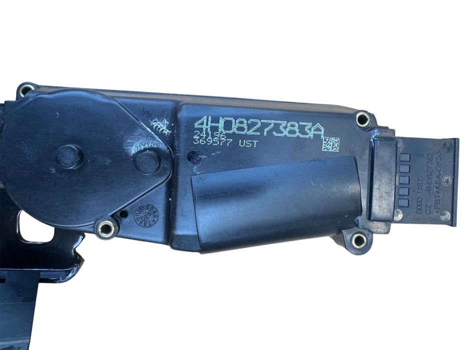 Audi A6 C7 Седан комплект ел.багажник 4G5827851B/4H0827738A