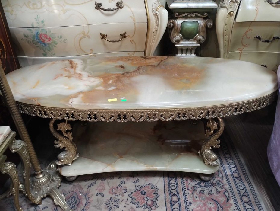 Холна маса на 2 нива с колелца - мрамор и бронз