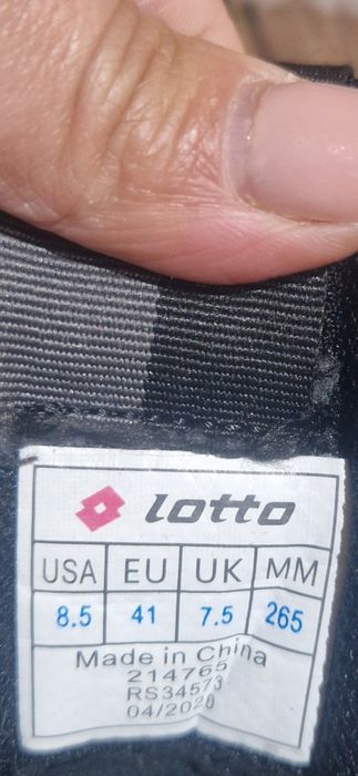 Ghete LOTTO masura 41, la doar 45 lei