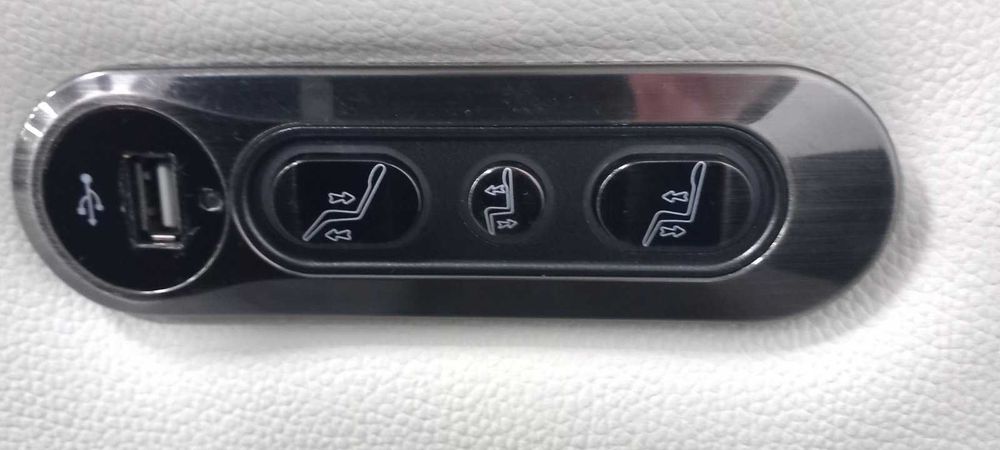 ПРОМОЦИЯ! Светло кремав ъглов диван с електрически релакс механизъм