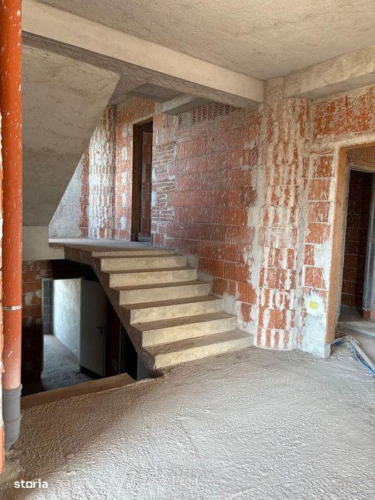 Casă de vânzare cu 6 camere și mansardă teren 2500mp Padure Cernica