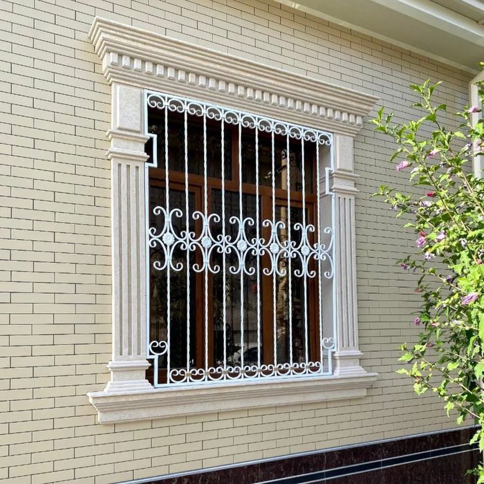 Дарвоза, решëтка, перила ва козероглар