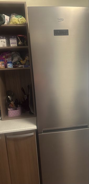 Vand frigider Beko no frost