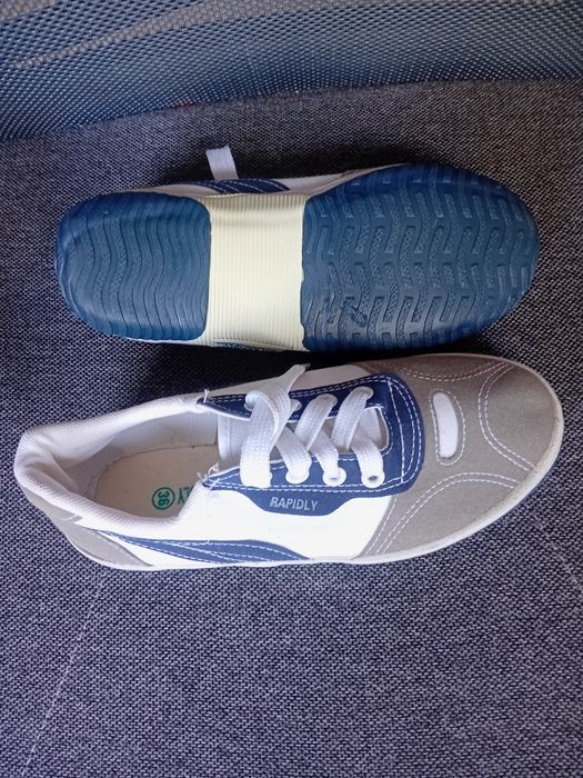 Продам кеды на мальчика