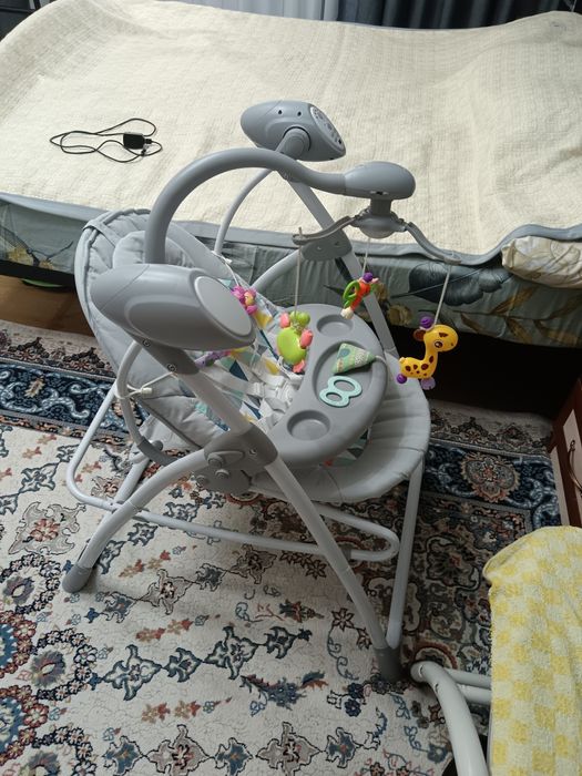 Шезлонг детский почти новый