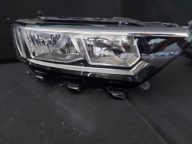 Фарове Volkswagen T-Roc 2021г.