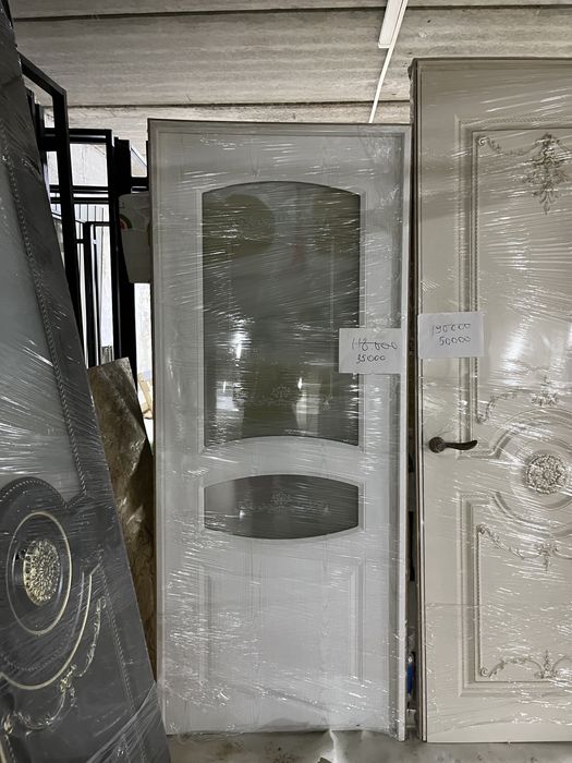 Б/у двери с витрины