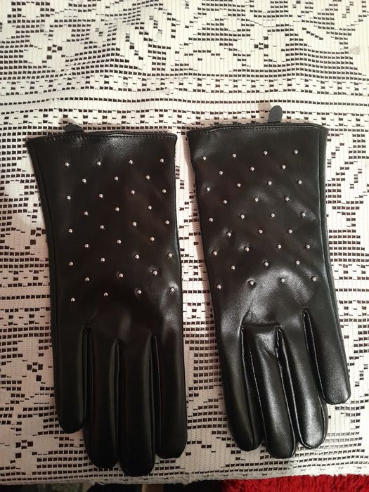 Шалове,ръкавици и шапки - различни видове