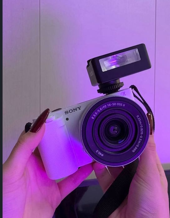 SONY ZV-E10 4K
СЪЁМКАМ! t
Состояние отличное - камера полно