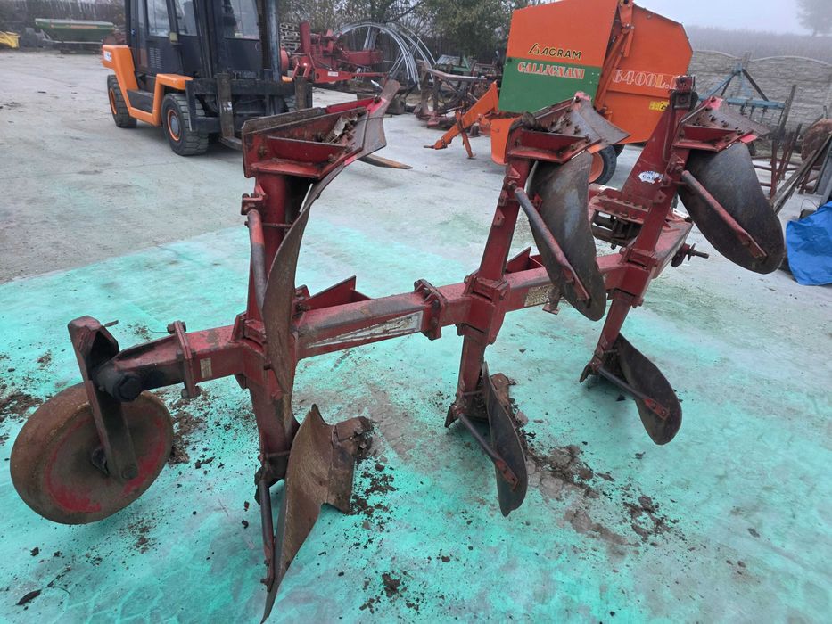 Plug Naud reversibil  cu 3 brazde