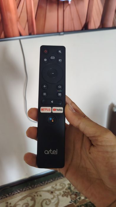 Продам телевизор Artel 43 smart full HD как новый