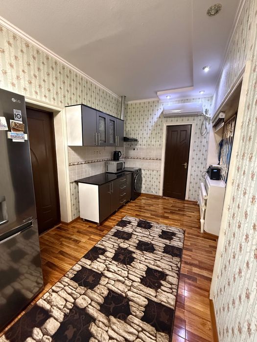 Shahar markazida fayzli hovli uy