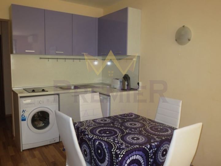 Дава се под наем Едностаен апартамент в к.к. Св.Св. Константин и Елена - 38 кв.м за 350 € - Снимка #1