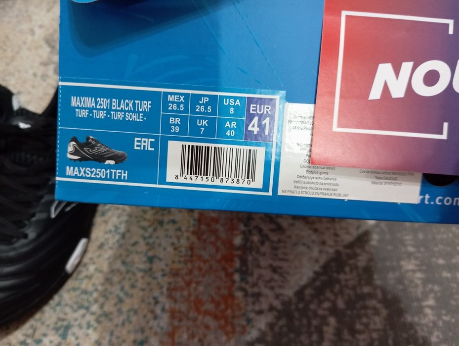 Adidași Joma 41.