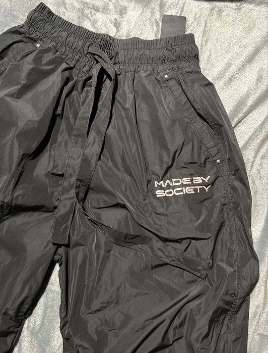 Pantaloni Made By Society