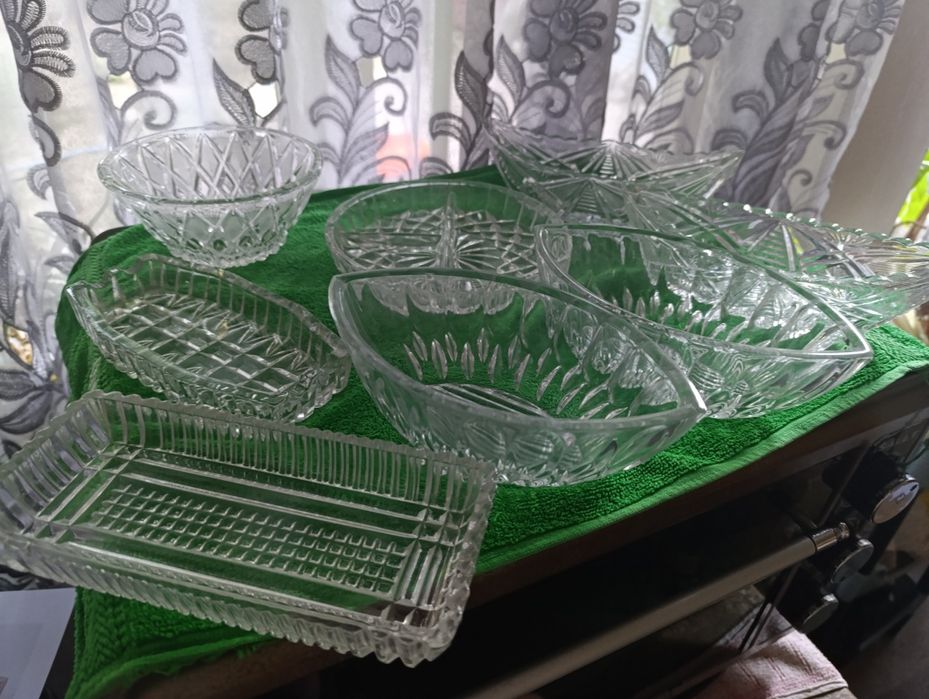 Цена за всё !Хрустальные и стеклянные вазочки для конфет,салата, селёд