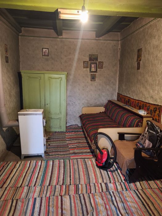 Vând casă cu gradina în centrul Com. Șimand, Jud. Arad