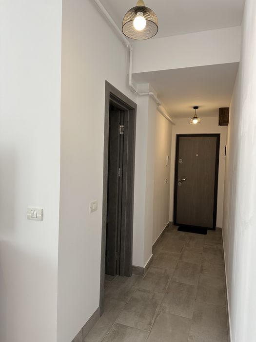 Inchiriez garsoniera Ghimbav luminoasa cu loc parcare