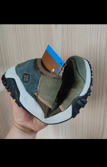 Продам кроссовки Columbia