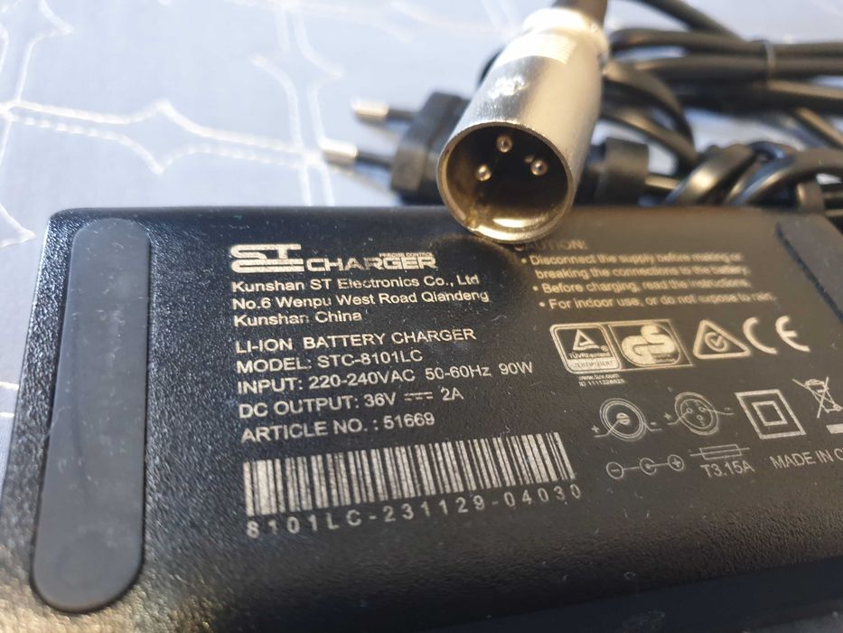 ST Charger  36V-2A incarcator cu 3 pini  trotineta bicicleta fuctional  model STC-8101LC