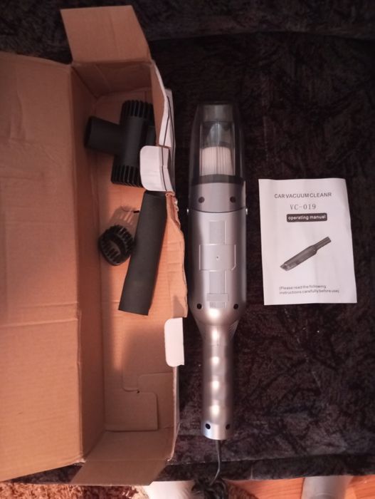 Aspirator auto cu acumulator