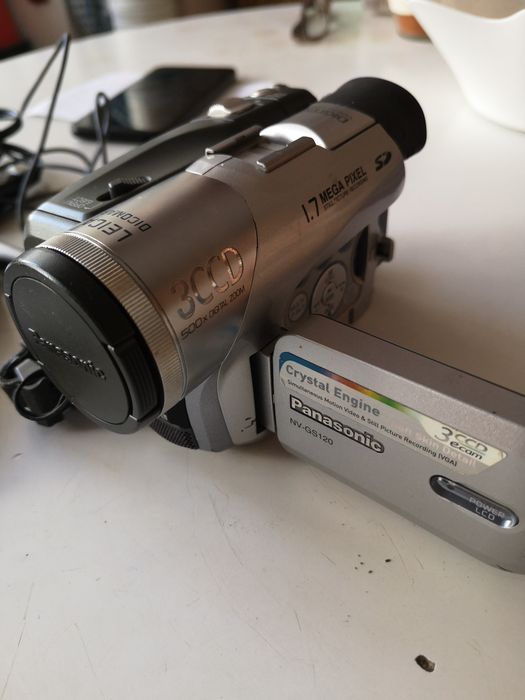 Дигитални видео камери MiniDV Panasonic и JVC