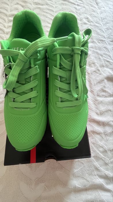 Маратонки  Кожени! Чисто нови ! !