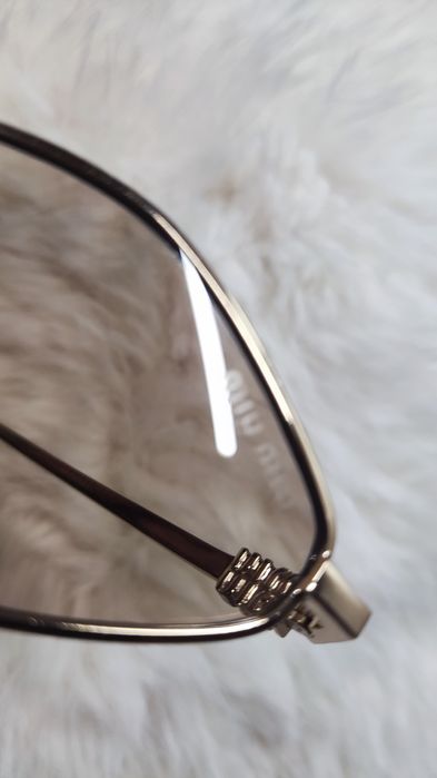 Miu Miu Супер актуални слънчеви очила