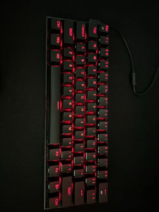 Vând Desktop Gaming i7 14700F + RX 9060 XT 16GB + Monitor
