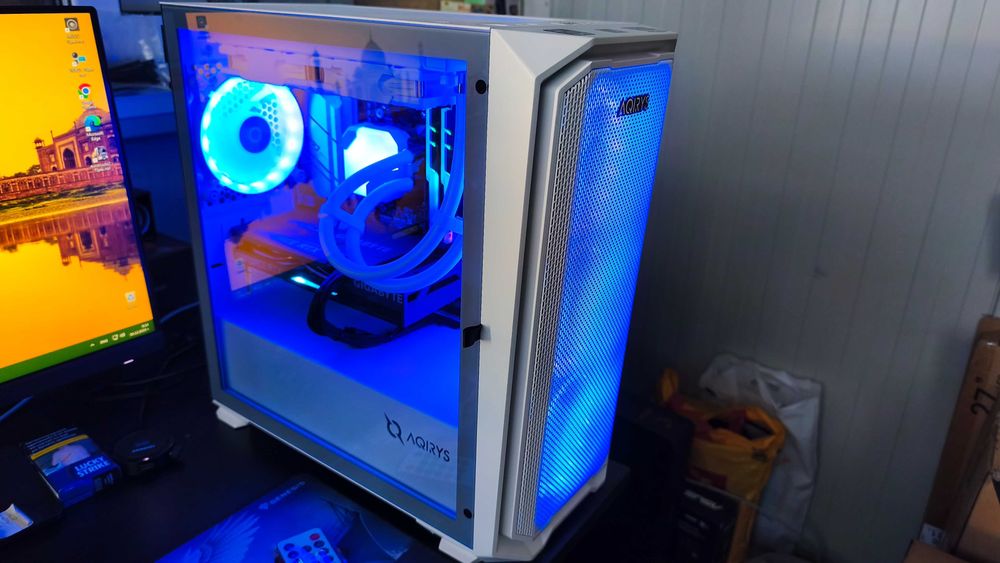 НОВ Gaming компютър с 8/16-Ядрен Ryzen 7 RAM 32Gb Видеокарта 12Gb SSD