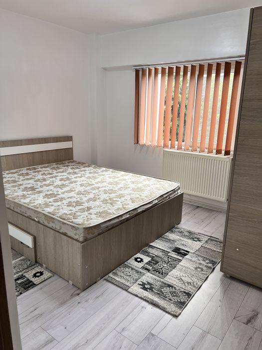 Apartament cu 3 camere de inchiriat