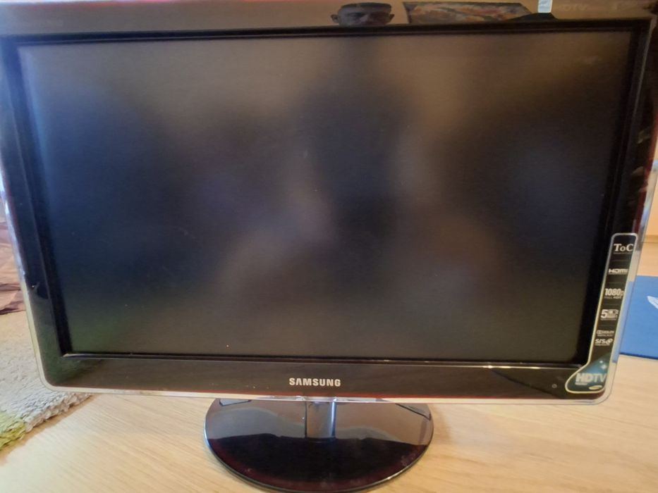 Монитор  , Тв  Samsung p2370