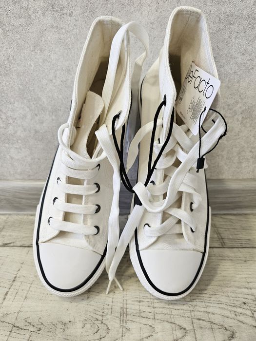 Новые белые кеды Converse