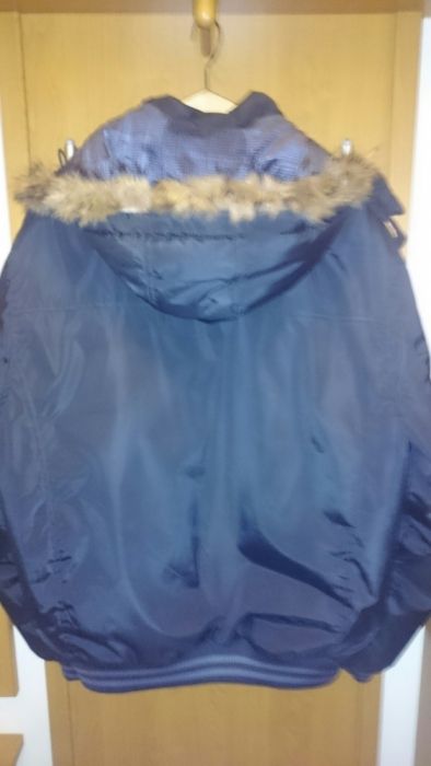 Продавам мъжко зимно яке