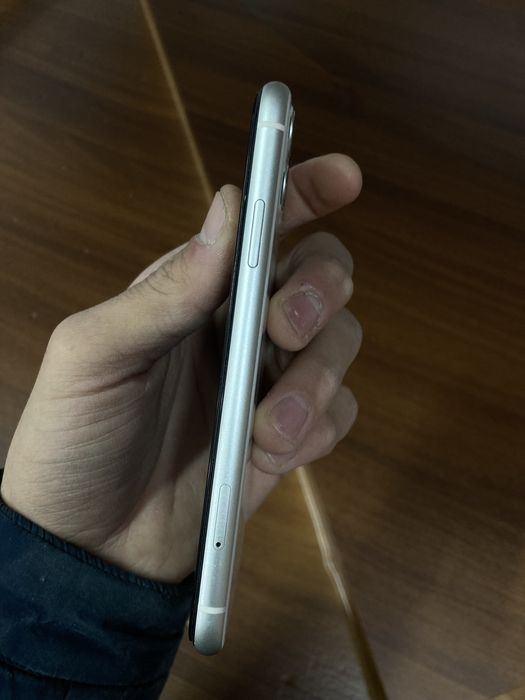 Iphone11 128gb beliy svet