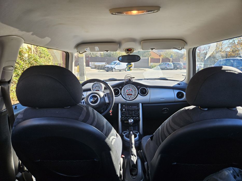 Vand Mini One 1.6 benzina 90 cp 2003