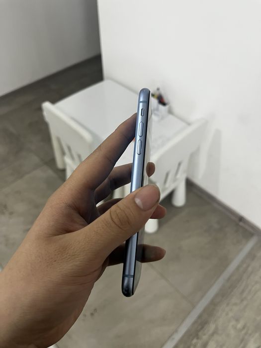 Продам Айфон XR / iPhone XR