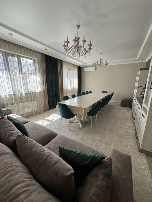 Диван 3,5м + отдельный пуф