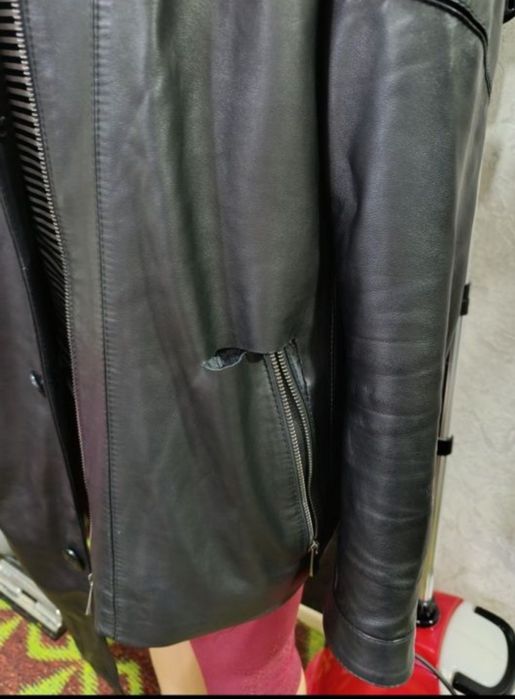 Ремонт кожаных курток и всех видов одежды.