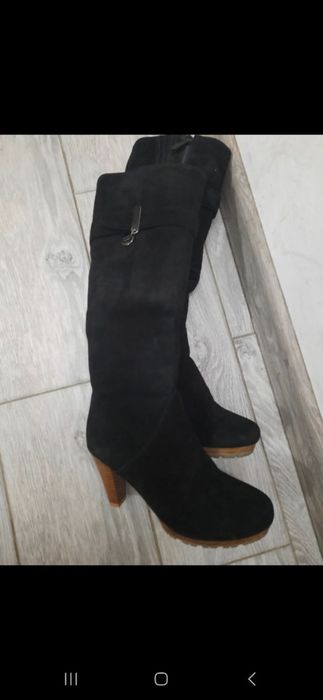 Натуральные замшевые сапоги