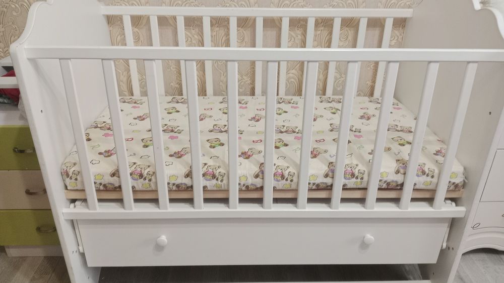 Детская кровать с матрасом