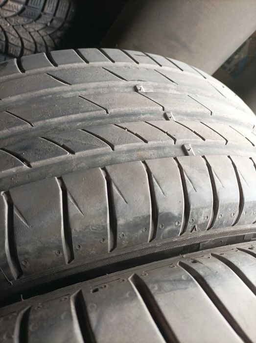 Продавам 2 летни гуми 225/55ZR17 -40 лв/бр. /20.45 Евро/бр.