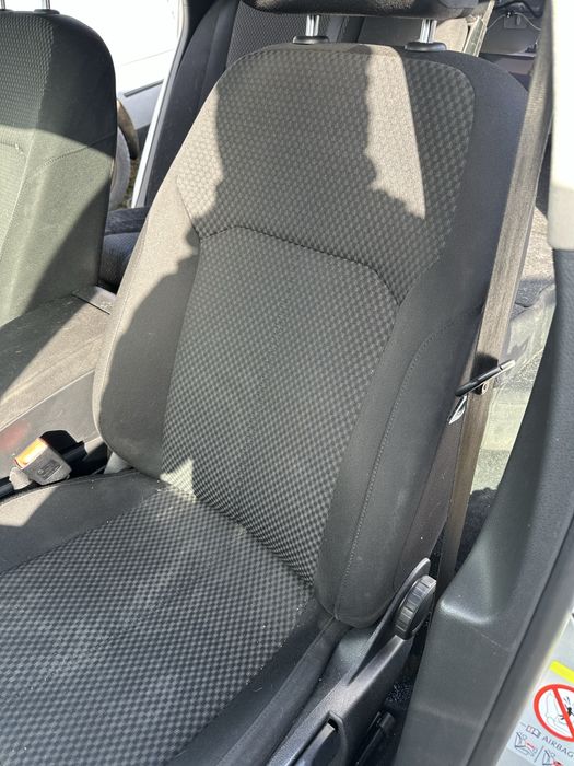 Лява седалка пасат б7 2012г отличнс