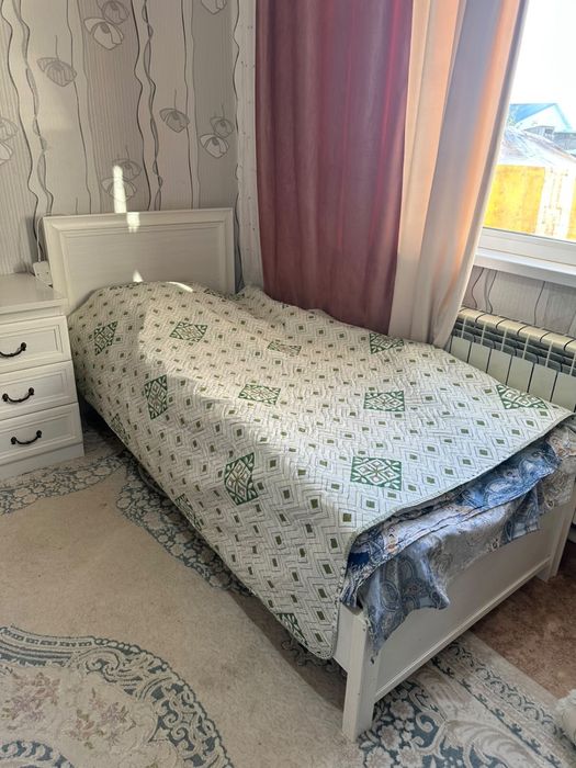 Шкаф, кровать, стол