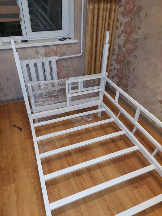 Кровать двухъярусная.