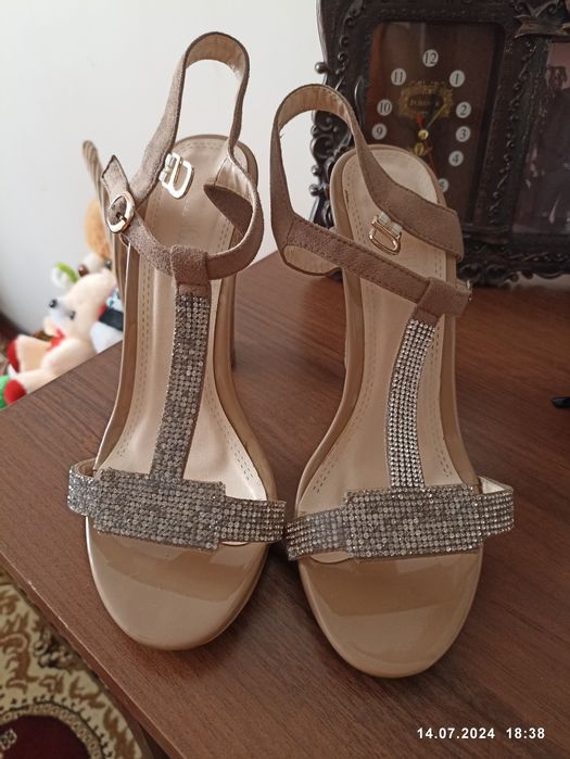 Продается босаножки хорошего качества